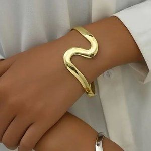 REVOLVE Gold Wave Bracelet